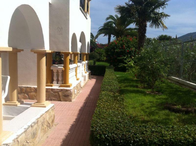 Casas Blancas Bungalow 45 ลาลฟาส เดล ปี ภายนอก รูปภาพ